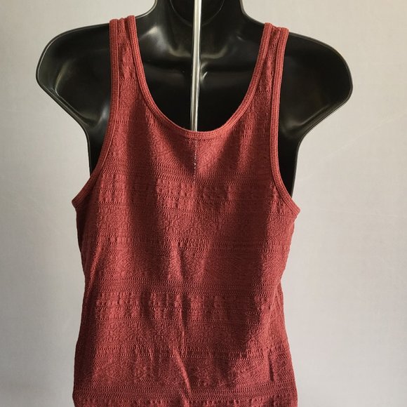 Mossimo Maroon Tank Top w/ Textured & Raised Pattern, Women Size L, EUC - Picture 3 of 6